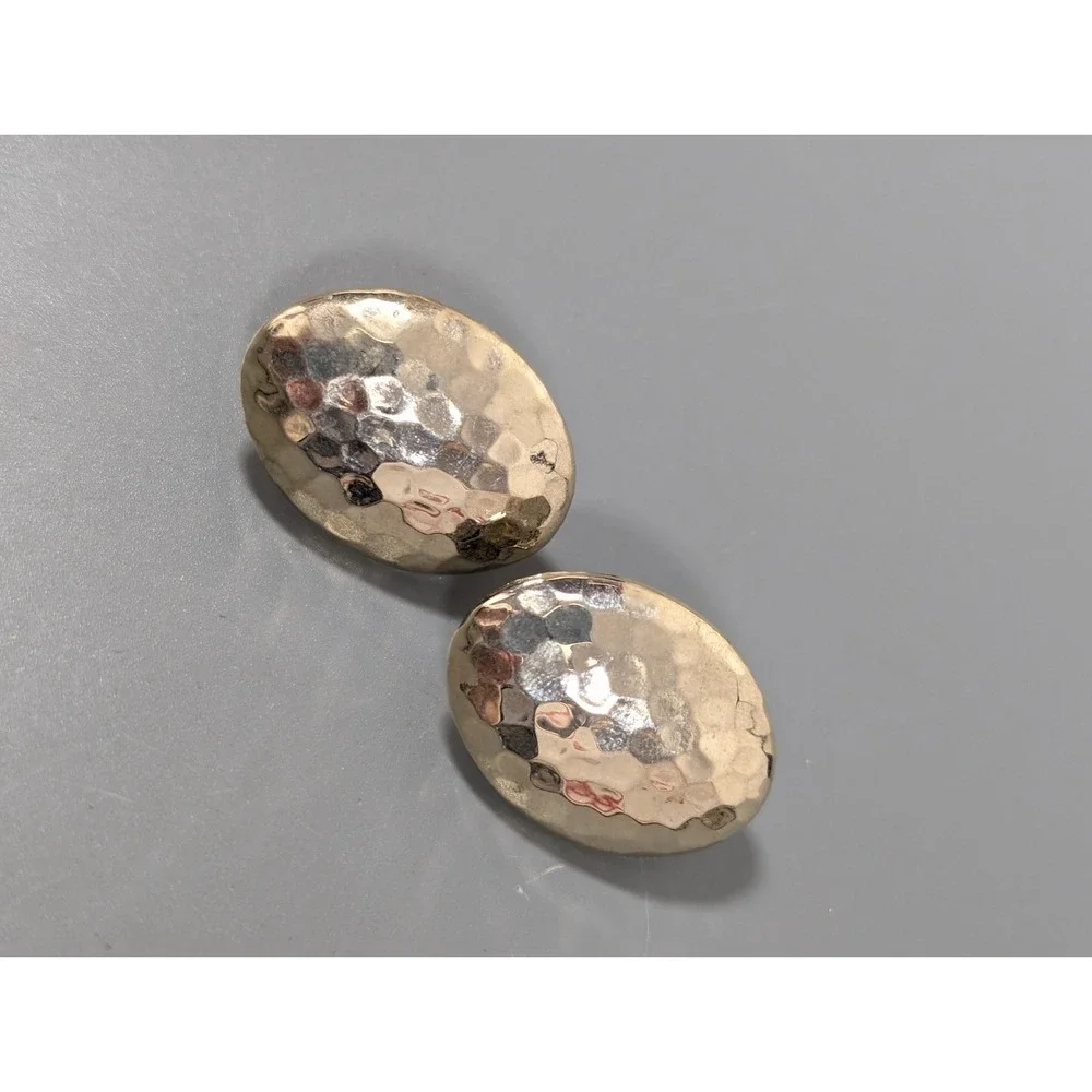 Vintage‎ Gold Tone Hammered Oval Clip On Earrings Statement Domed